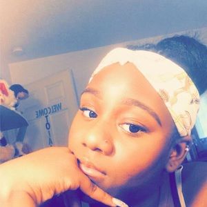 Meet your Posher, Alaila